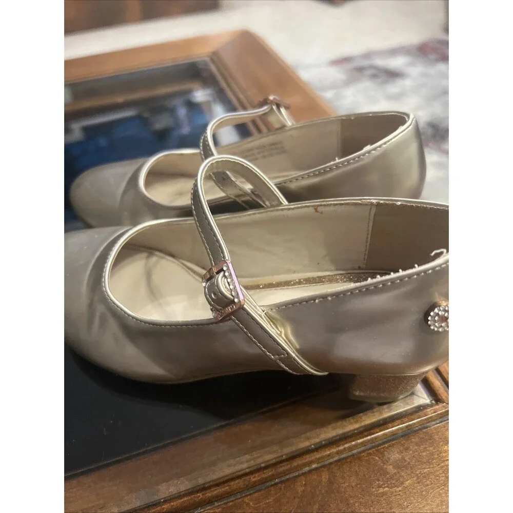 Nine West Mary Jane Heels Kids Size 13 Champagne Gold Glitter Buckle Dress Shoes